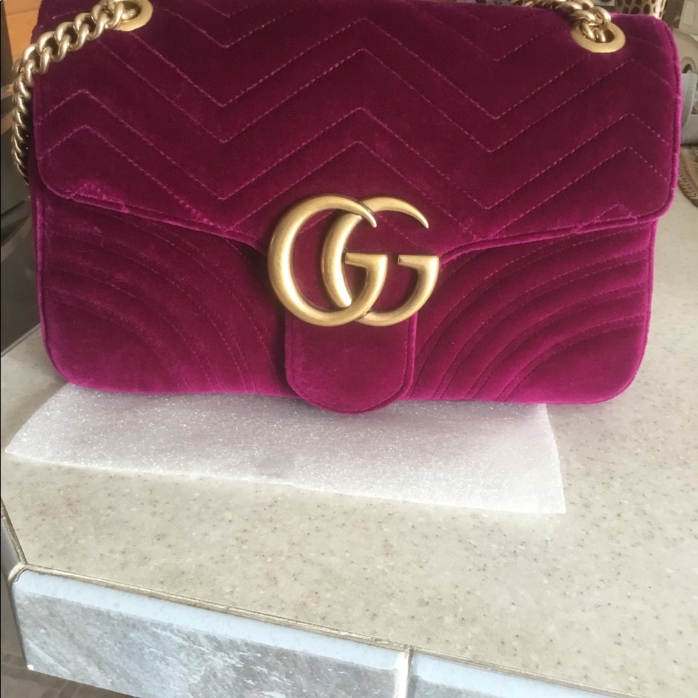 💕NEW GUCCI GG MARMONT FUCHSIA VELVET SHOULDER BAG💕